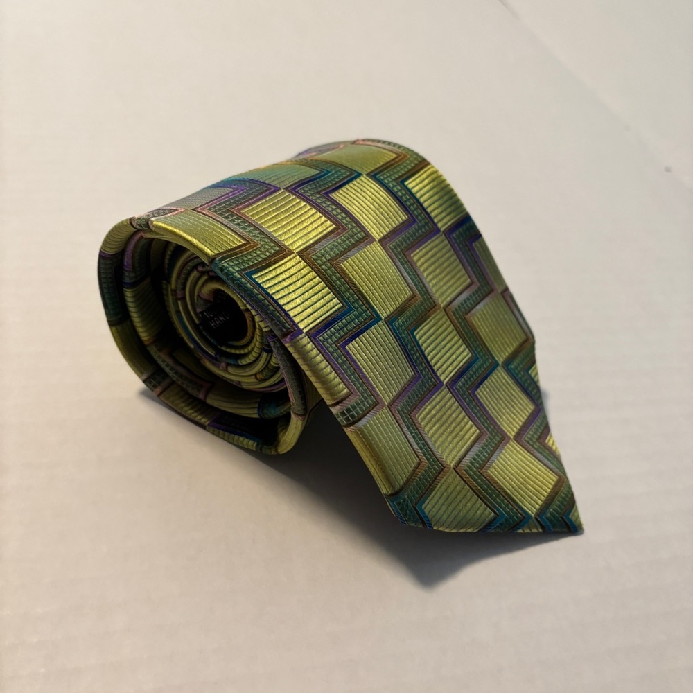 100% silk Stylish Green and Gold Men's Tie